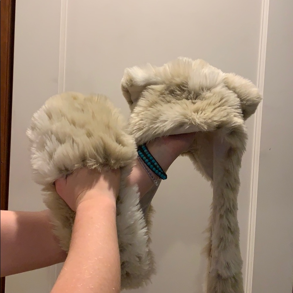 Spirithood kids faux fur hat with attached mittens